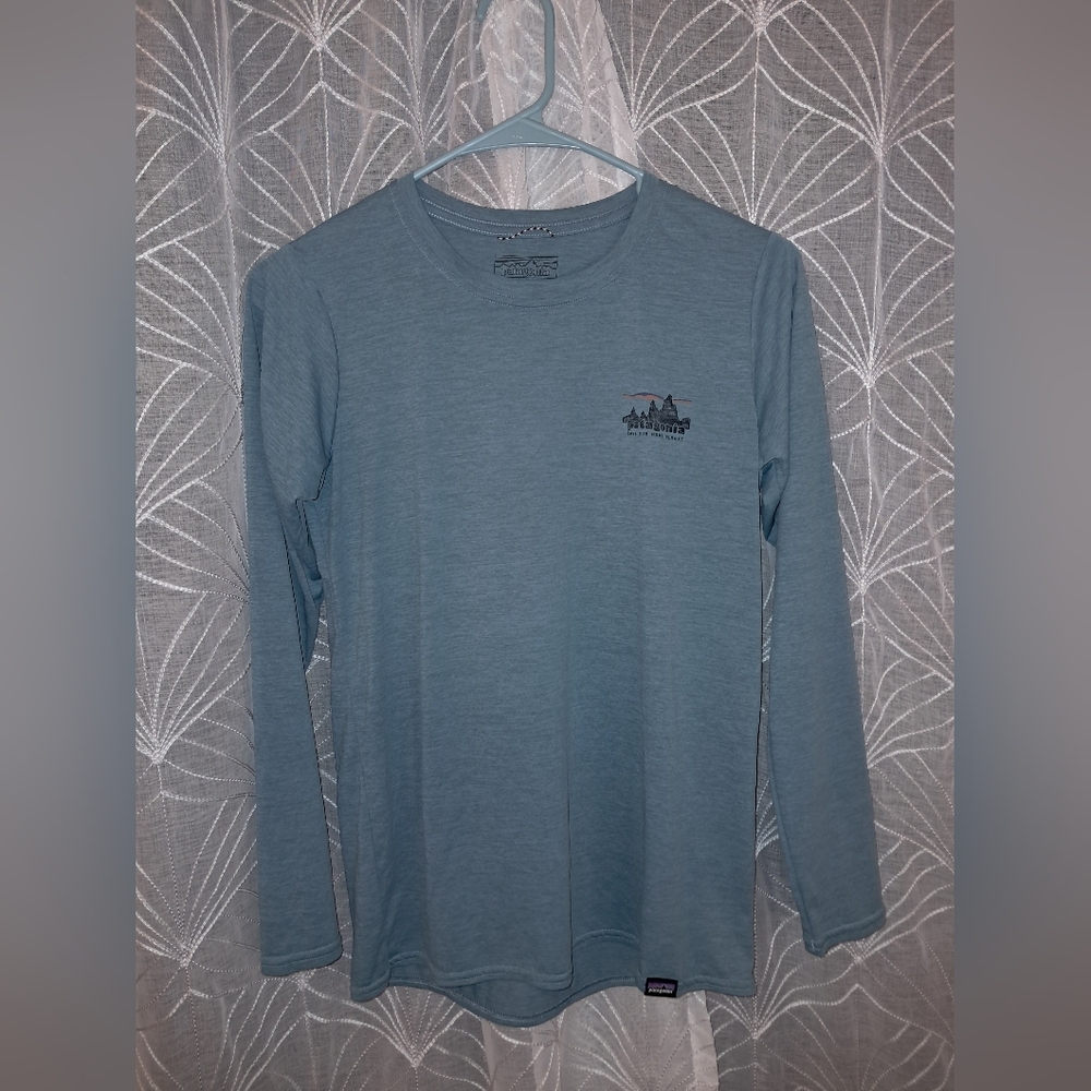 Patagonia brand Women's size xs capiline long sleeved top